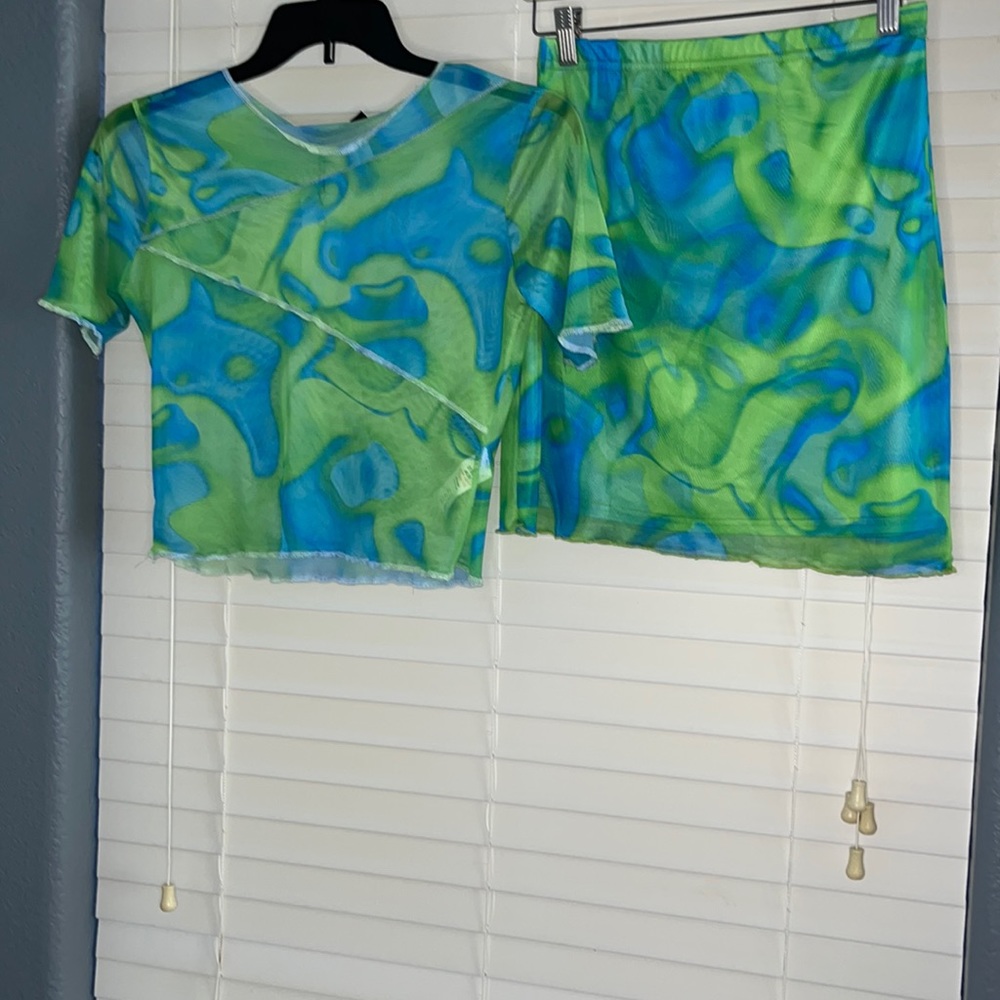 I SAW IT FIRST SKIRT SET SIZE 8